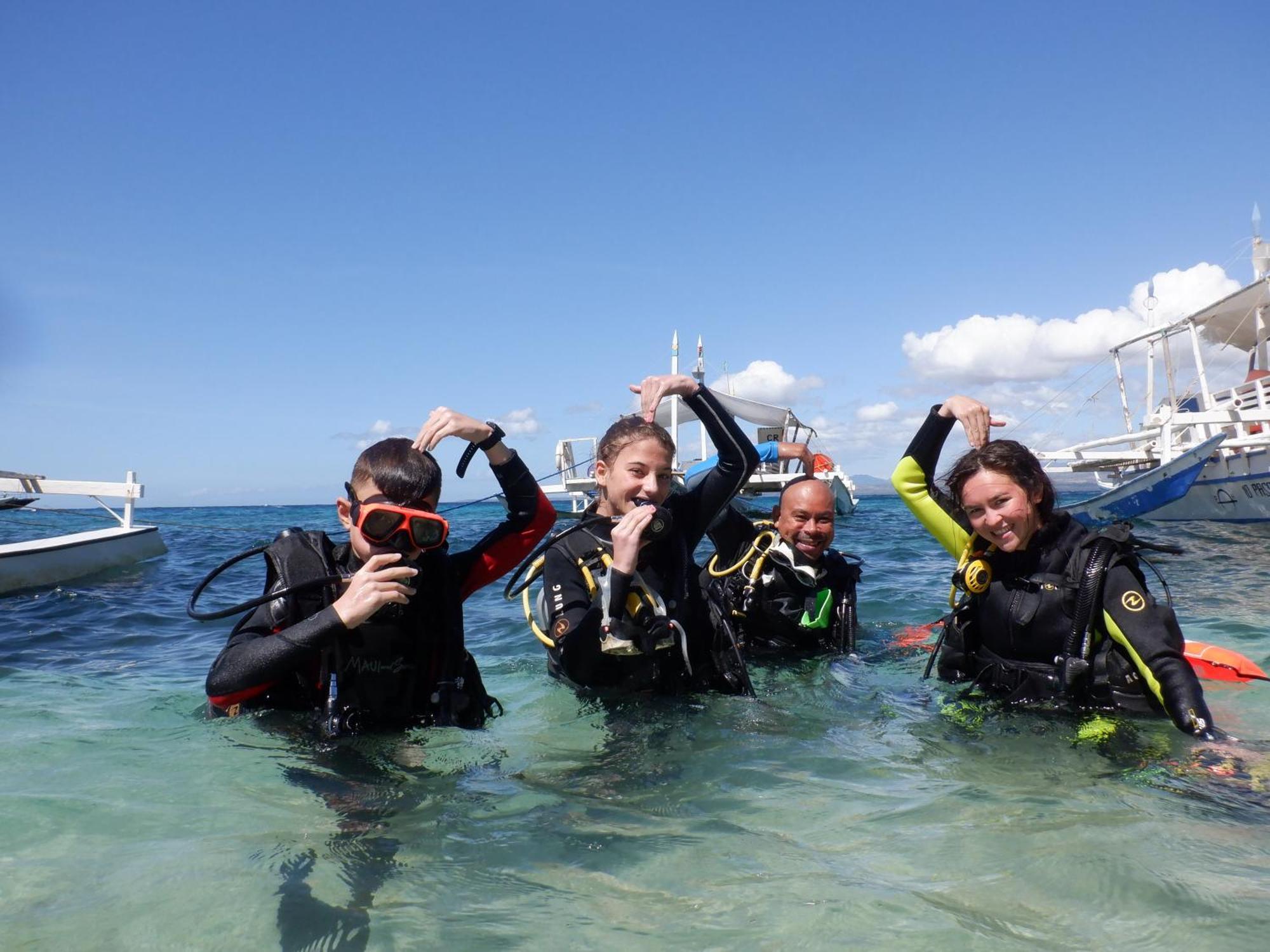 Liberty'S Lodge And Diving - Apo Island Dumaguete City Buitenkant foto