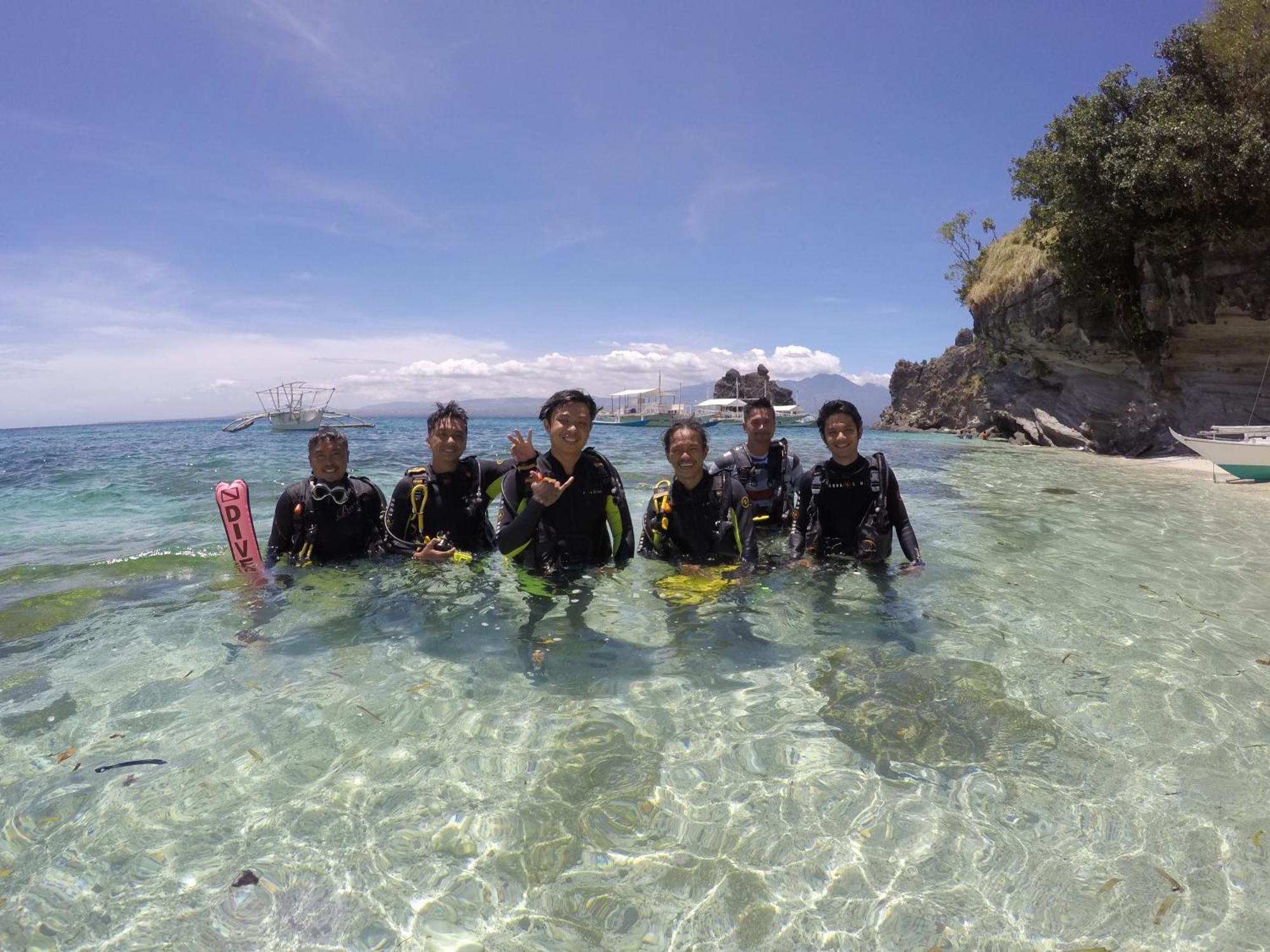 Liberty'S Lodge And Diving - Apo Island Dumaguete City Buitenkant foto