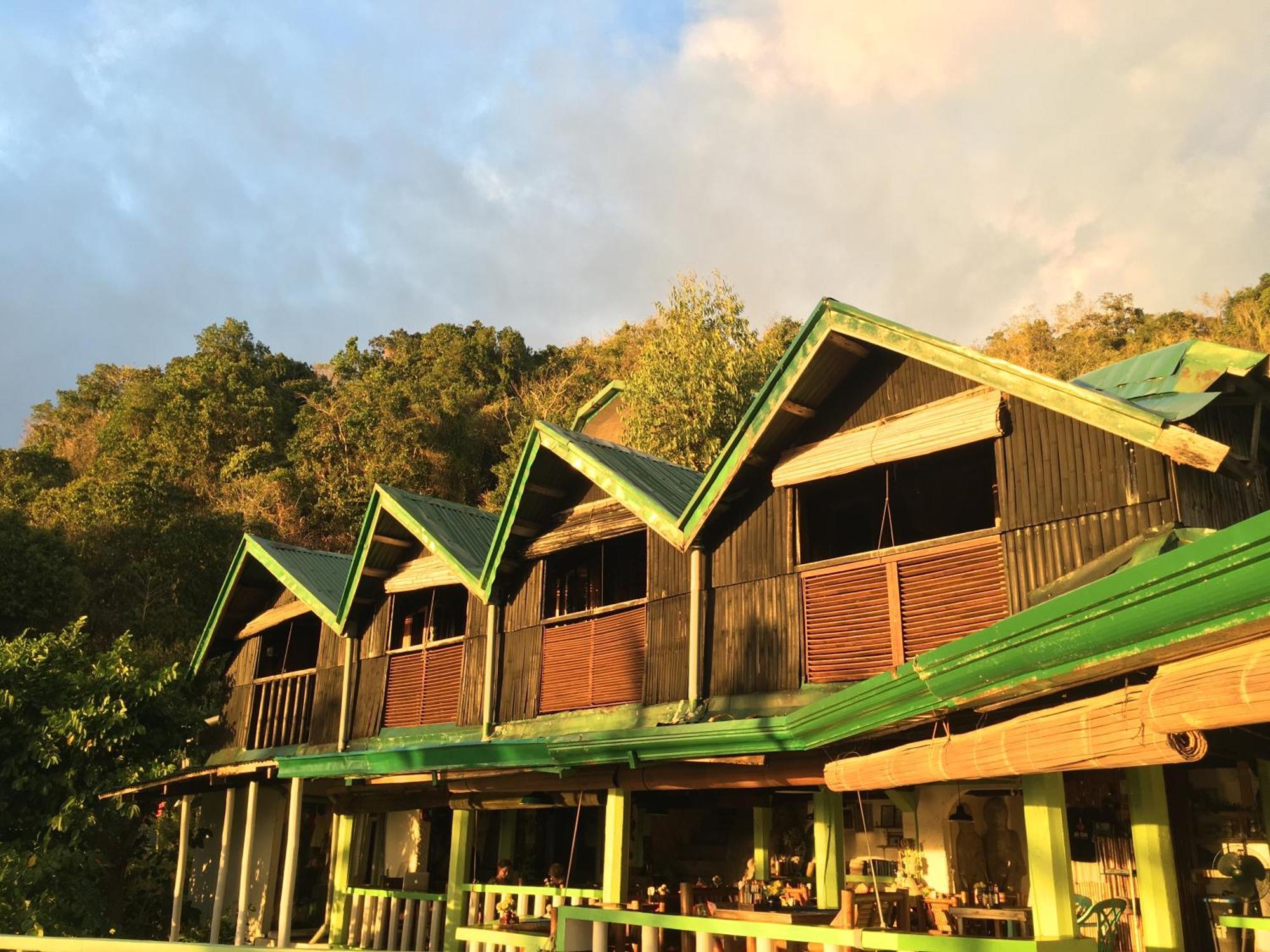 Liberty'S Lodge And Diving - Apo Island Dumaguete City Buitenkant foto