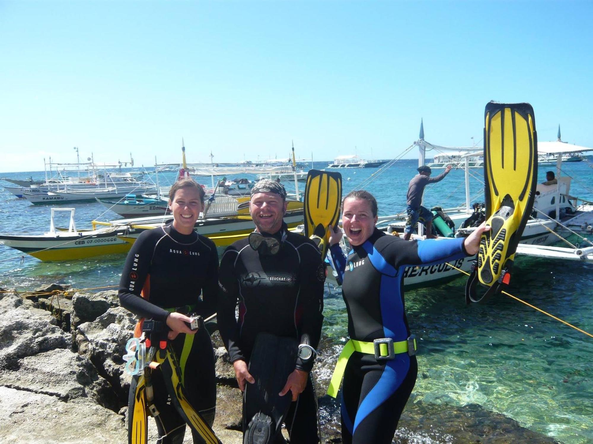 Liberty'S Lodge And Diving - Apo Island Dumaguete City Buitenkant foto